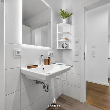 Apartment Seascape, App 15